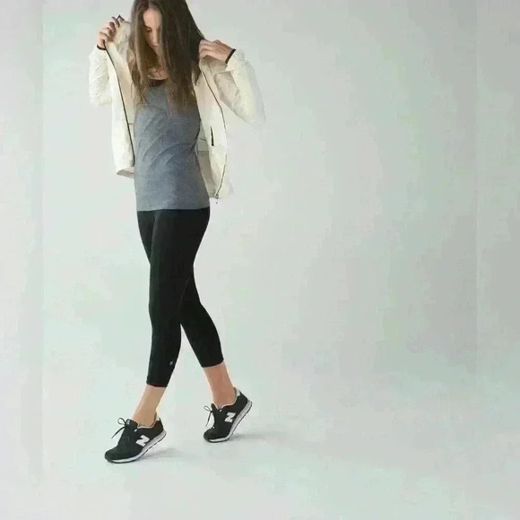 Lululemon Pace Rival Crop *22" size 2
Black - Picture 1 of 12